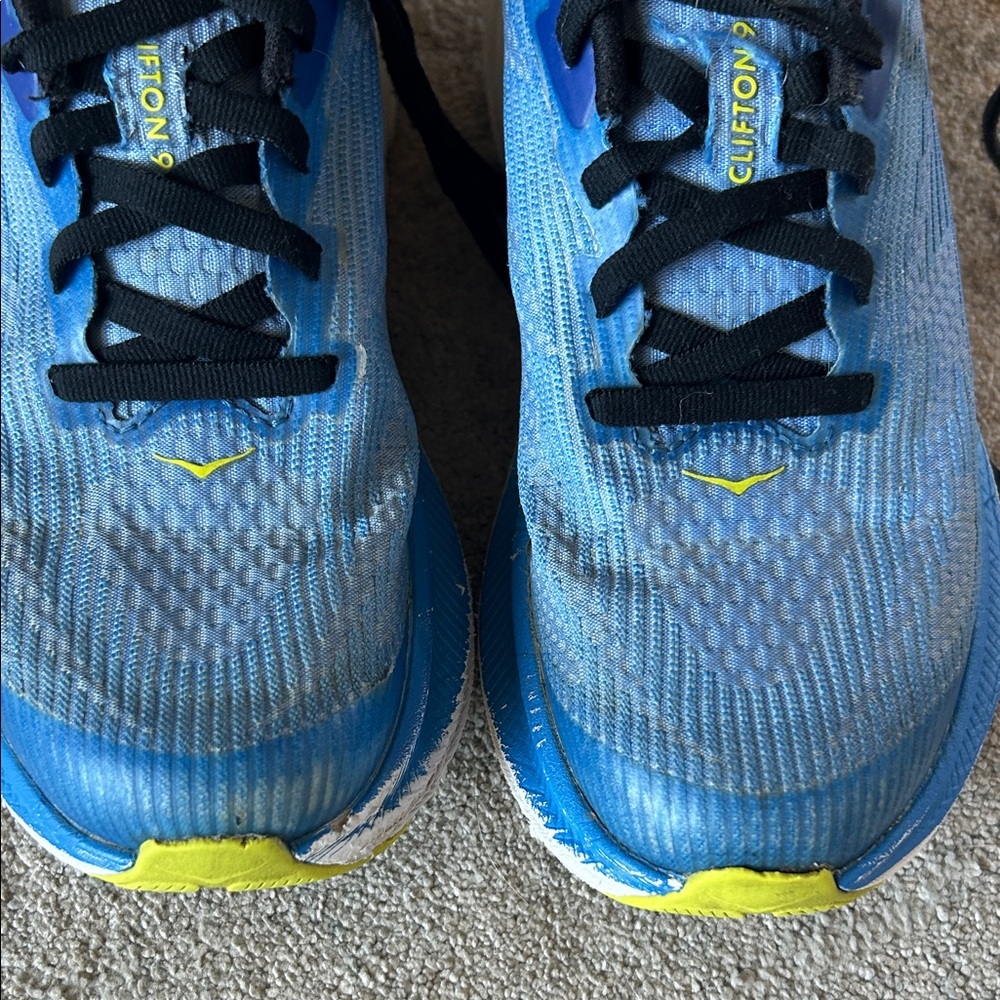 Boys Hoka Clifton Shoes size 3.5 - Picture 3 of 9